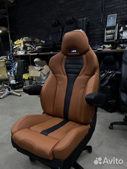 Офисное кресло