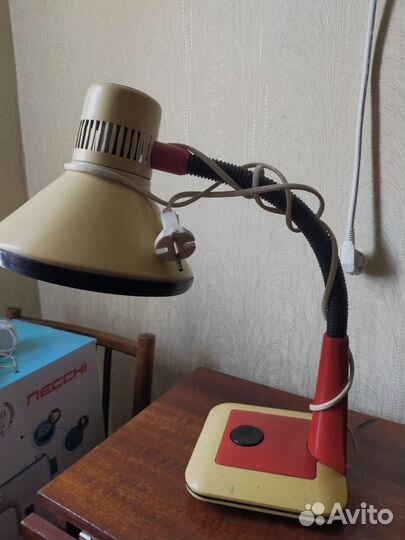 Лампа настольная