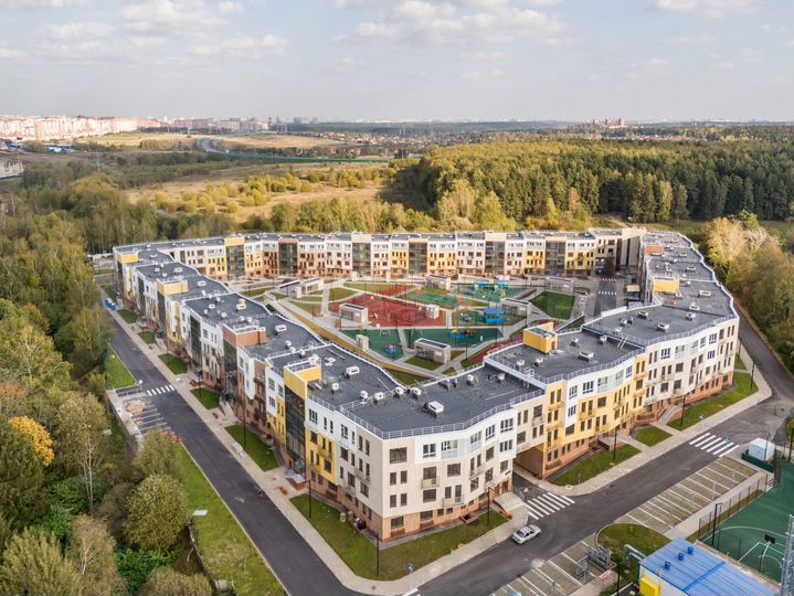 2-к. квартира, 70,1 м², 2/4 эт.