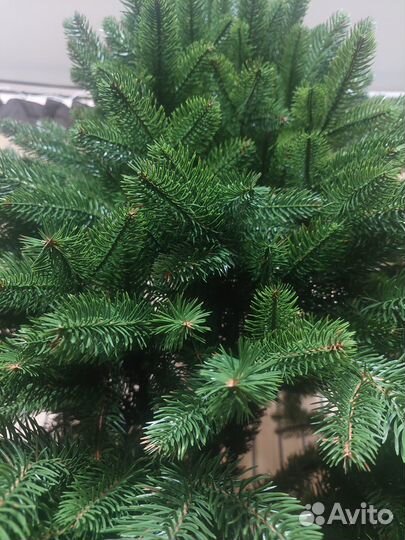 Елка искусственная