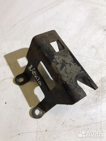 Кронштейн троса газа Daewoo Nexia 1 A15MF