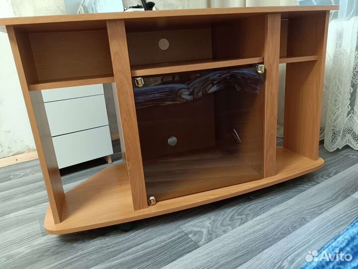 Тумба под телевизор бу стеклянная