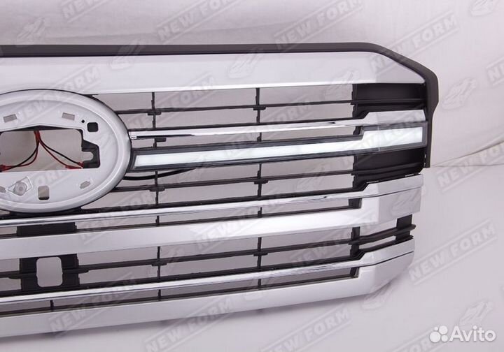 Решетка радиатора с подсветкой Toyota LC 300