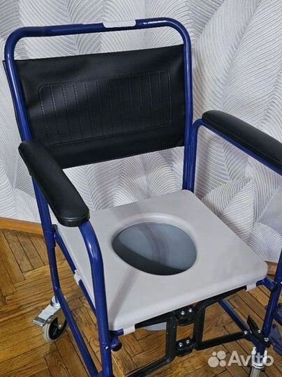 Кресло-каталка с санитарным оснащением