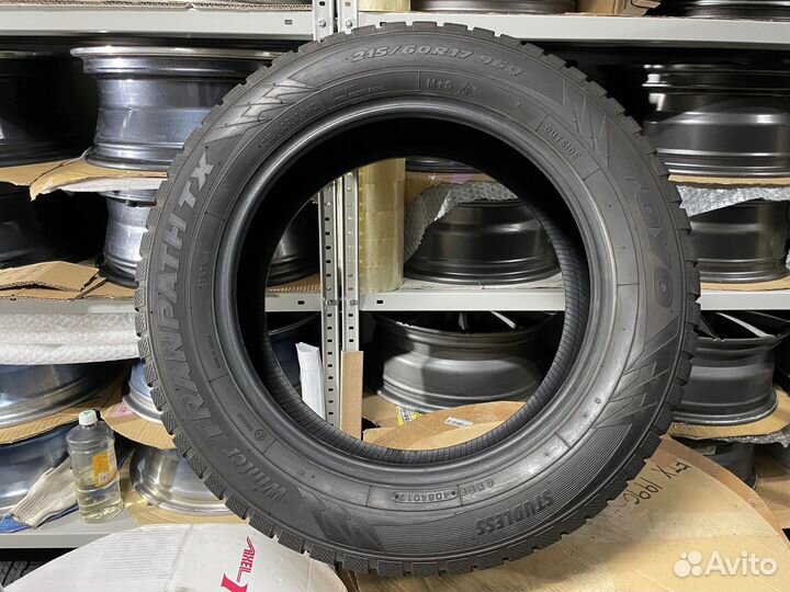 Toyo Winter Tranpath TX 215/60 R17 96Q