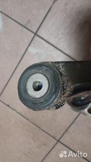 Рычаг передний правый Skoda Octavia A5 (неоригинал