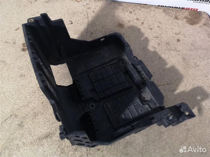 Площадка аккумулятора Рено Меган 2 Сценик2