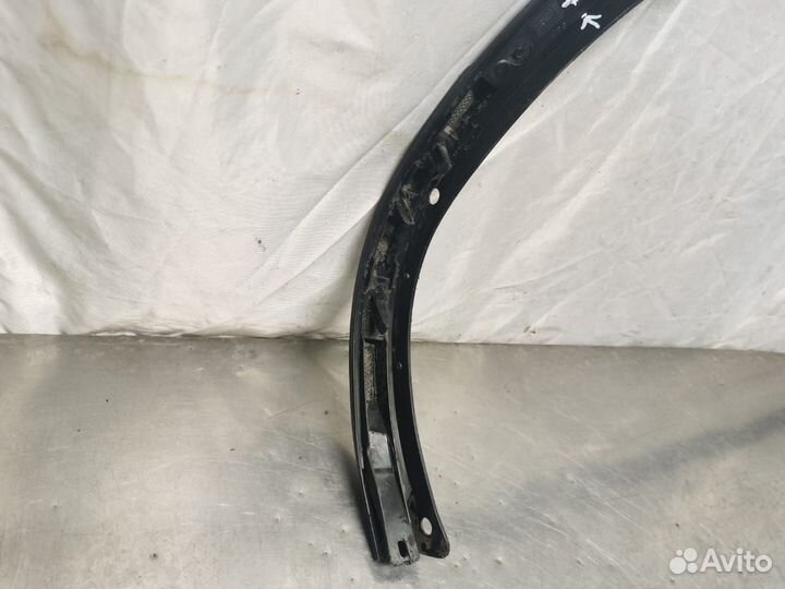 Накладка заднего крыла левого VW Touareg