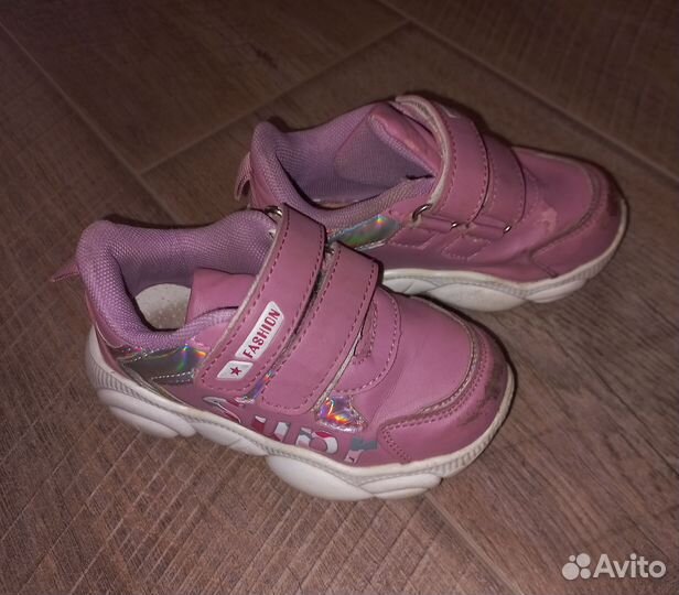 Кроссовки для девочки