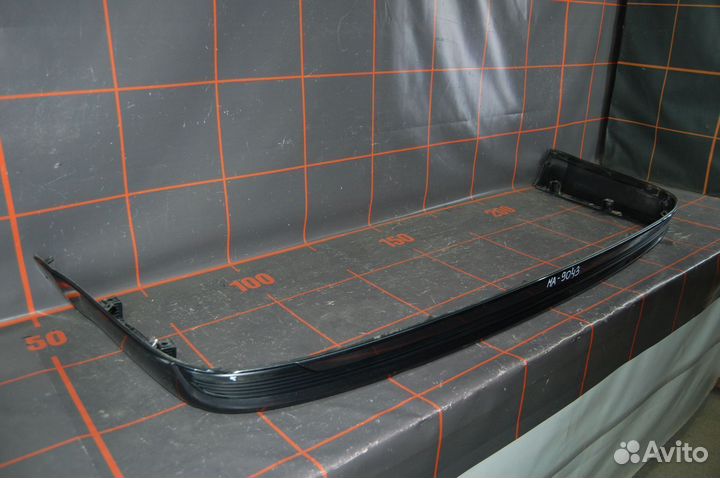 Накладка бампера заднего - Toyota Land Cruiser 200