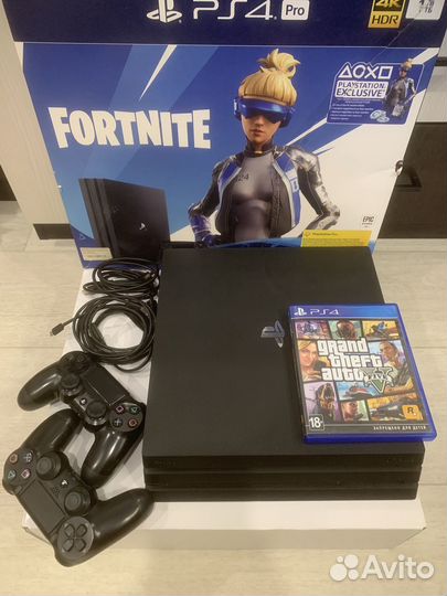 Sony Playstation 4 Pro, 2 геймпада, диск GTA V