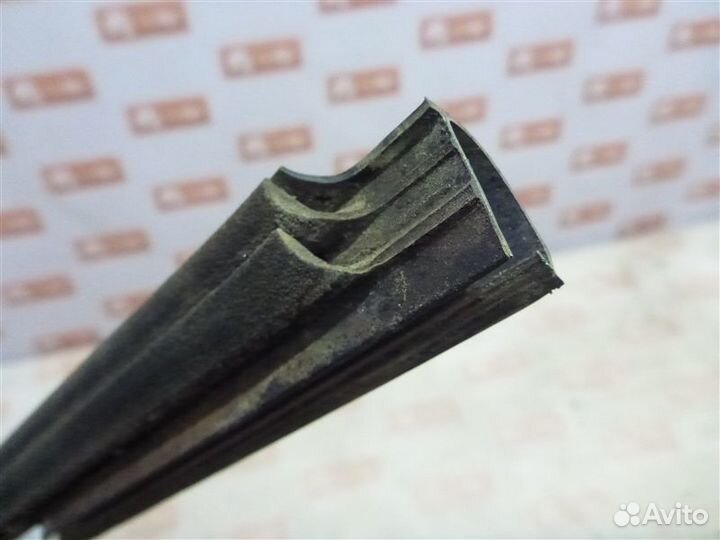 Уплотнитель стекла двери бархотка передний левый