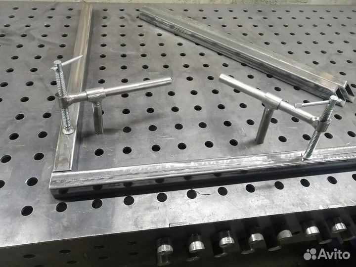 Струбцина для сварочного стола