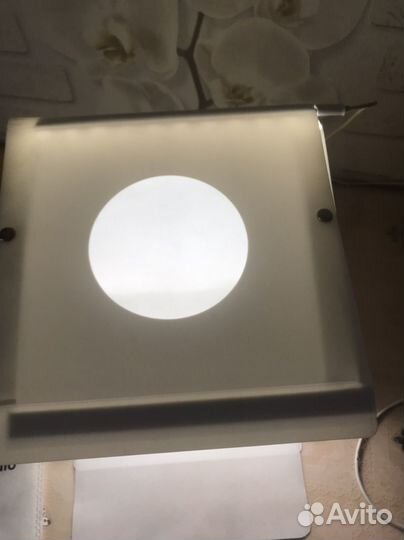 Лампа для фотосессии маникюра