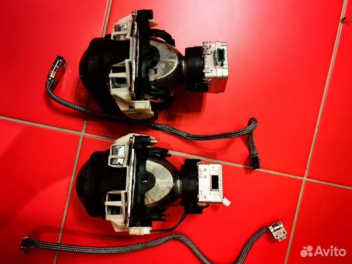 Ксеноновые, адаптивные линзы Volvo XC60 2016