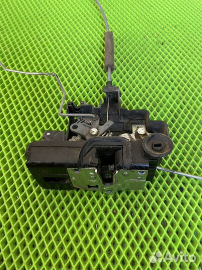 Задний левый замок двери опель антара