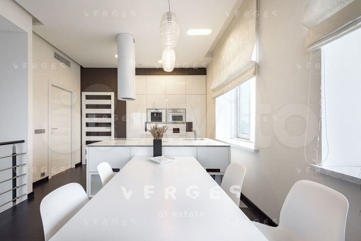 6-к. квартира, 210 м², 32/48 эт.