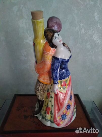 Фарфоровый штоф