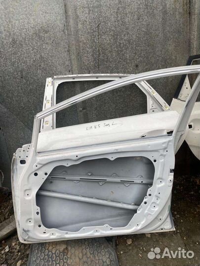 Дверь передняя правая Kia Ceed 2 JD