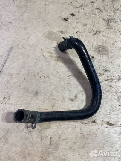 Патрубок системы охлаждения Audi A8 4D2 AUW