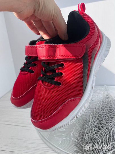 Кроссовки с белой подошвой 32 размер