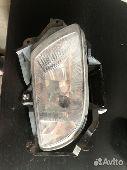 Фара противотуманная левая