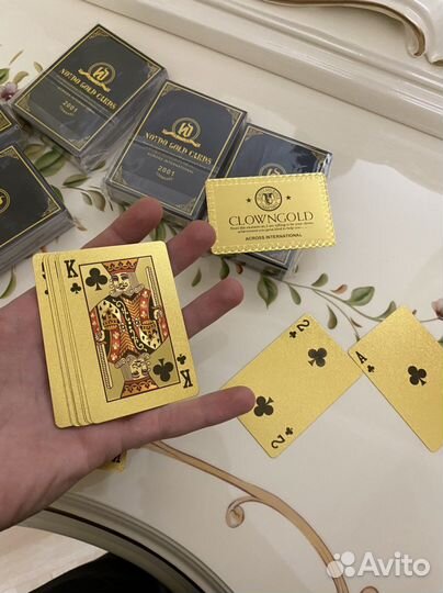 Supreme золотые карты