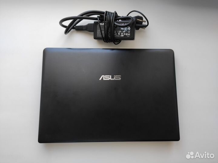 Ноутбук asus в идеальном состоянии