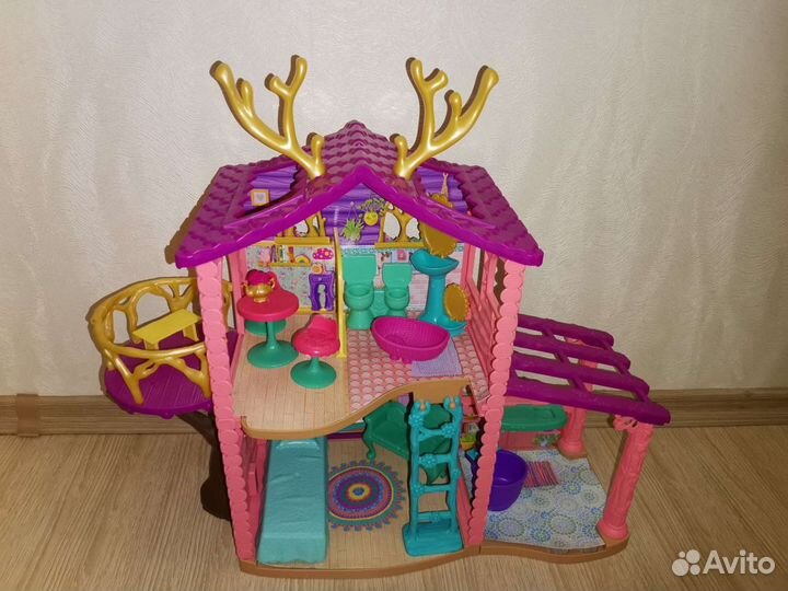Кукольный домик с куклами