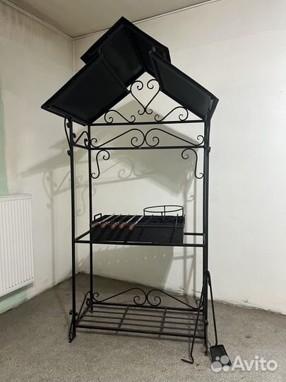 Кованый мангал с крышей
