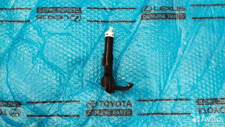 Форсунка омывателя Камри 50 левая NEW Оригинал