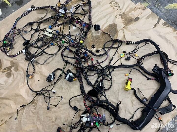 Жгут проводов салона с блоком предохранителя Skoda