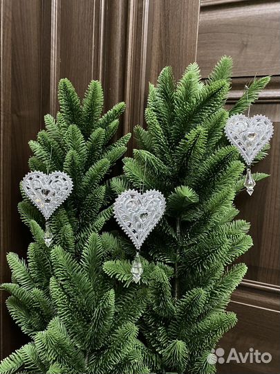 Елочные игрушки. Сердце. Блестящие игрушки