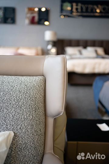 Кровать из массива