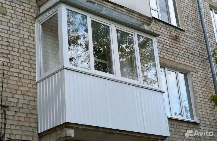 Остекление балкона пластиковое 3200 х 1420