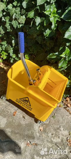 Ведро на колесах