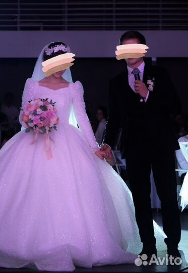 Свадебное платье со шлейфом