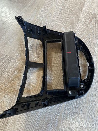 Накладка торпедо центральная Hyundai Solaris