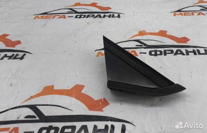 Молдинг на крыло передний правый Citroen C4