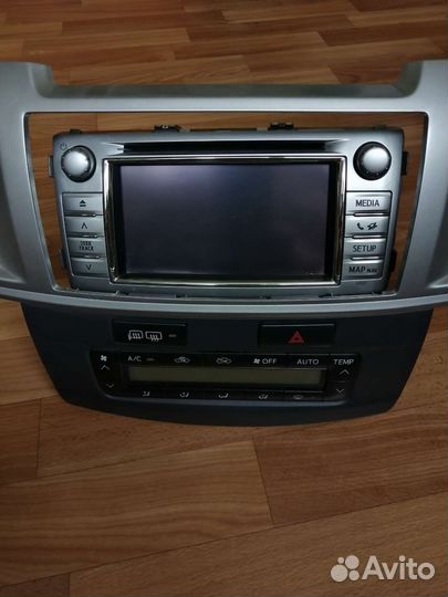 Toyota Hillux блок климата с мульмедией