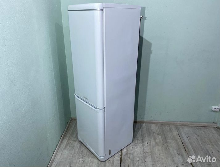 Холодильник Ariston