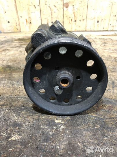 Насос гидроусилителя руля Renault 7700417308