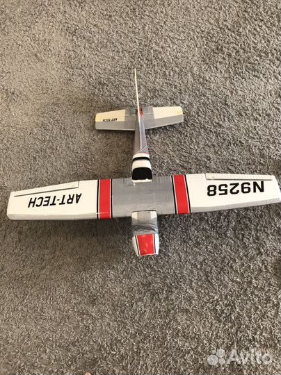 Радиоуправляемый самолет с электродвигателем