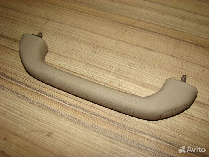 Ручка потолка беж передняя Toyota land cruiser 100