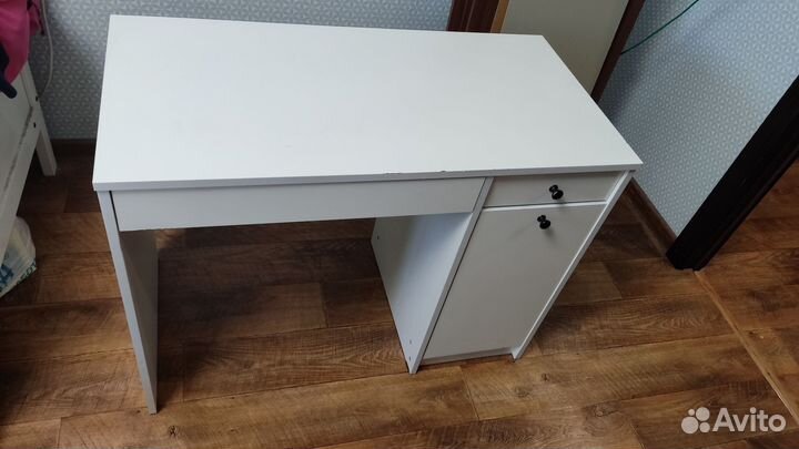 Письменный стол