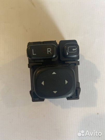 Переключатель регулировки зеркала Toyota Avensis