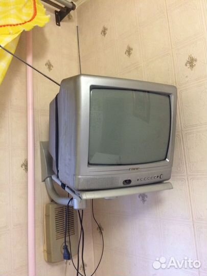 Подвесная полка для тв и микроволновки