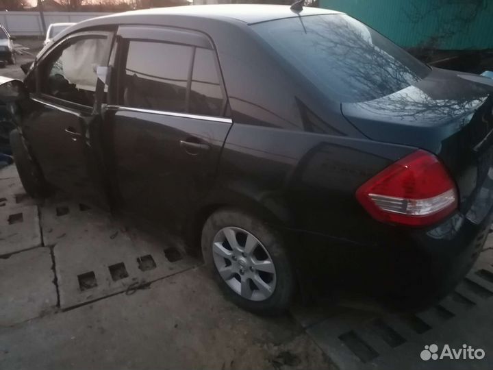 Разбор nissan tiida c11 1.6 мех