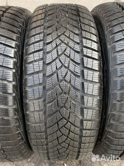 Goodyear UltraGrip Performance Gen-1 205/55 R17