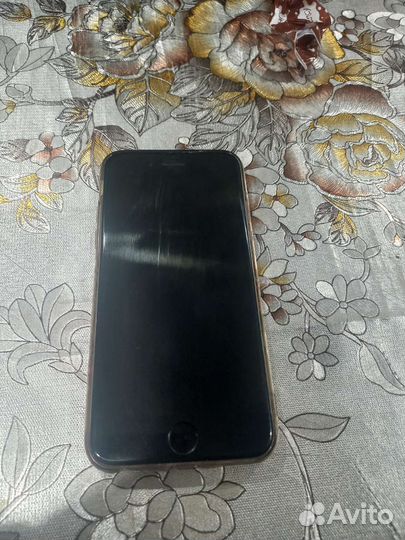 Телефон iPhone 6